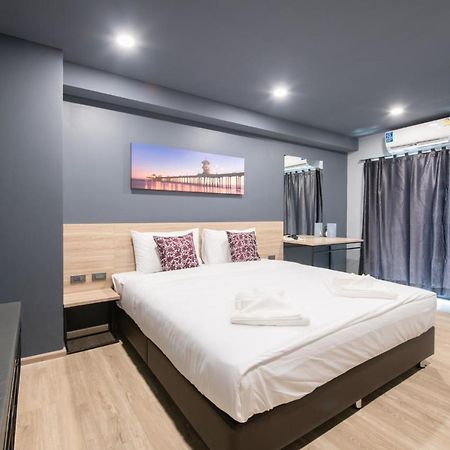 Oblique Apartment - ออฟบลิค อพาร์ทเมนท์ Nonthaburi Exteriör bild
