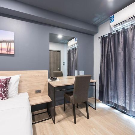 Oblique Apartment - ออฟบลิค อพาร์ทเมนท์ Nonthaburi Exteriör bild