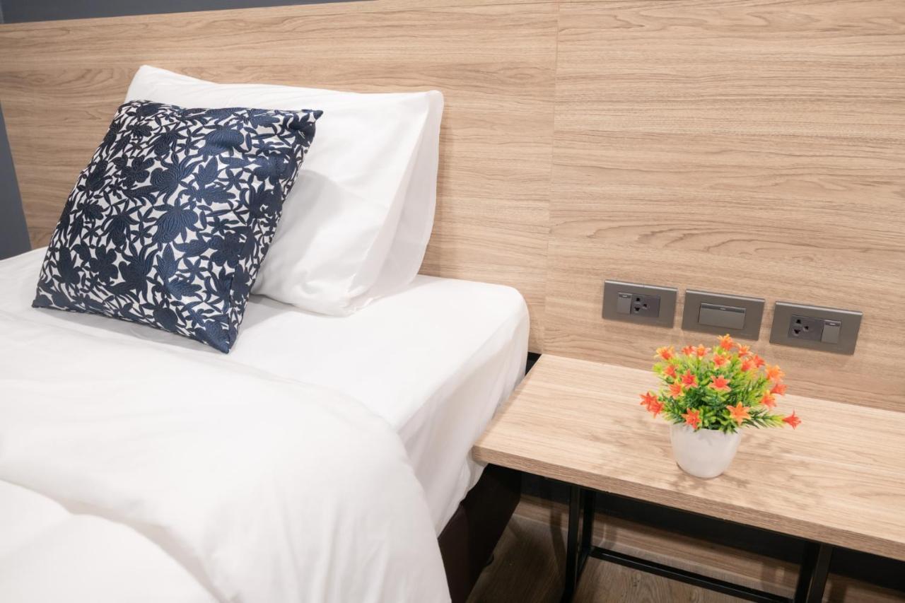 Oblique Apartment - ออฟบลิค อพาร์ทเมนท์ Nonthaburi Exteriör bild