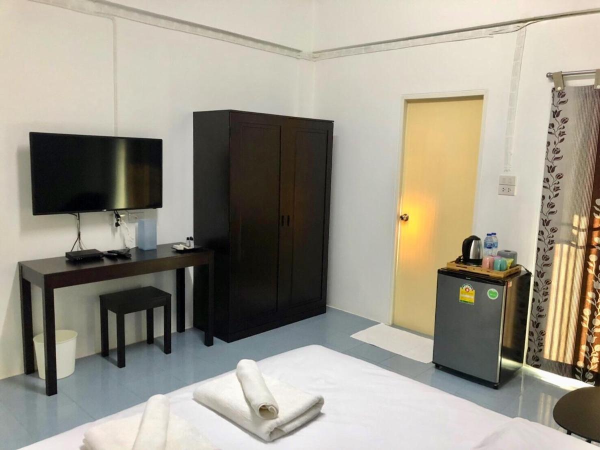 Oblique Apartment - ออฟบลิค อพาร์ทเมนท์ Nonthaburi Exteriör bild