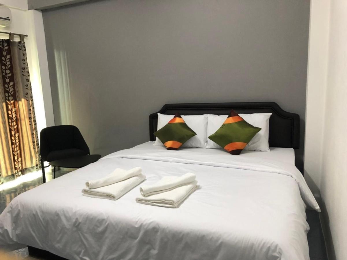 Oblique Apartment - ออฟบลิค อพาร์ทเมนท์ Nonthaburi Exteriör bild